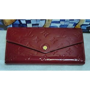 Louis Vuitton Cerise Monogram Vernis Sarah Wallet